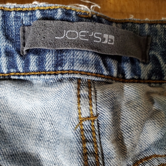 Joe's Jeans The Rocker Fit Ripped Cut Offs SZ 30 - Picture 3 of 5